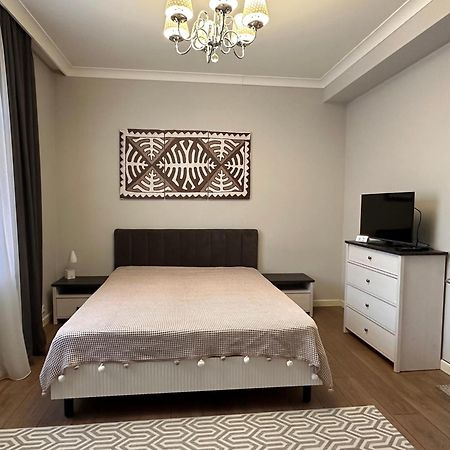 Privokzalnoye Aikol Guesthouse מראה חיצוני תמונה