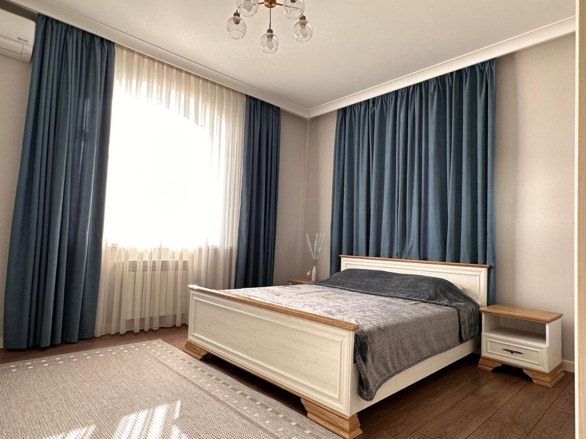 Privokzalnoye Aikol Guesthouse מראה חיצוני תמונה