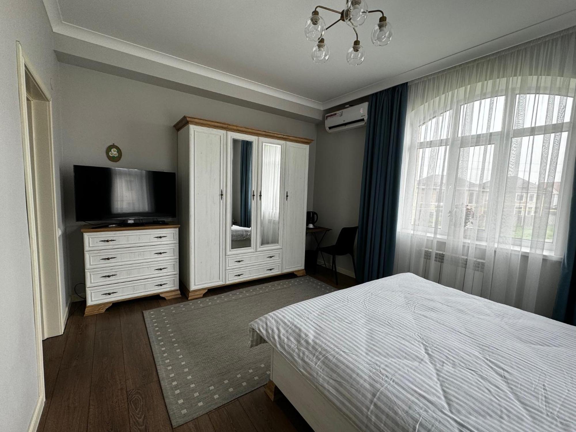 Privokzalnoye Aikol Guesthouse מראה חיצוני תמונה